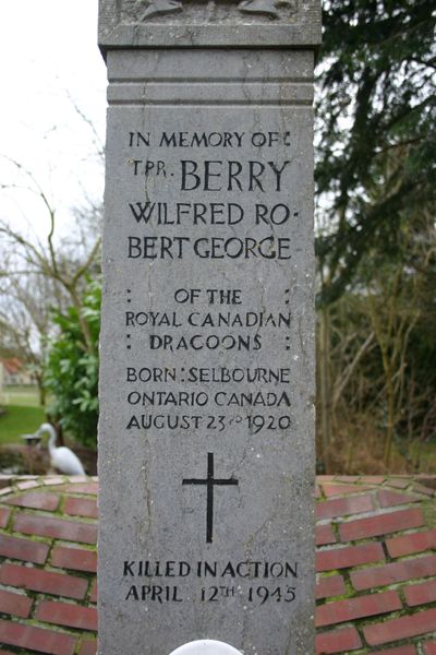 Monument Soldaat Wilfred Berry #3