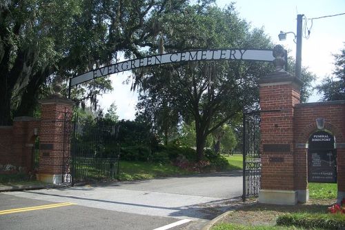 Commonwealth War Grave Evergreen Cemetery