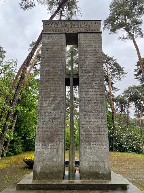 Oorlogsmonument Mombach #4