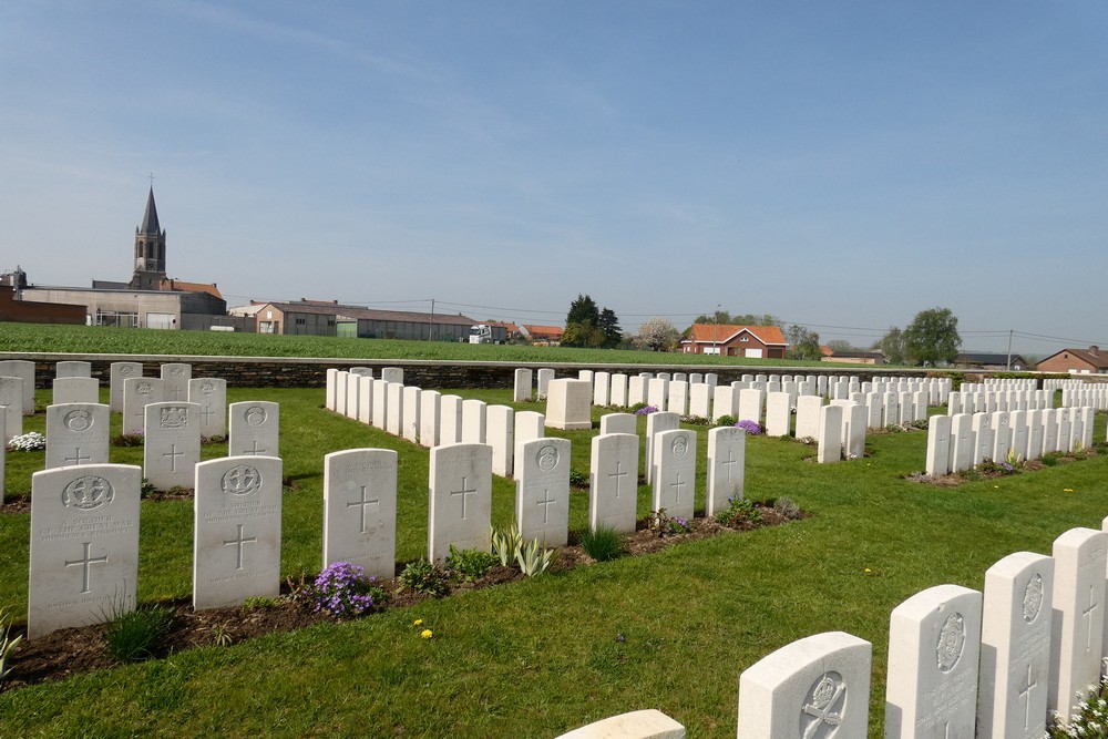 Commonwealth War Cemetery Zandvoorde #3