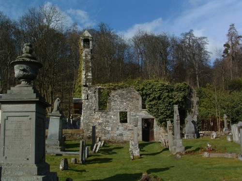 Commonwealth War Graves Logie Old Churchyard #1