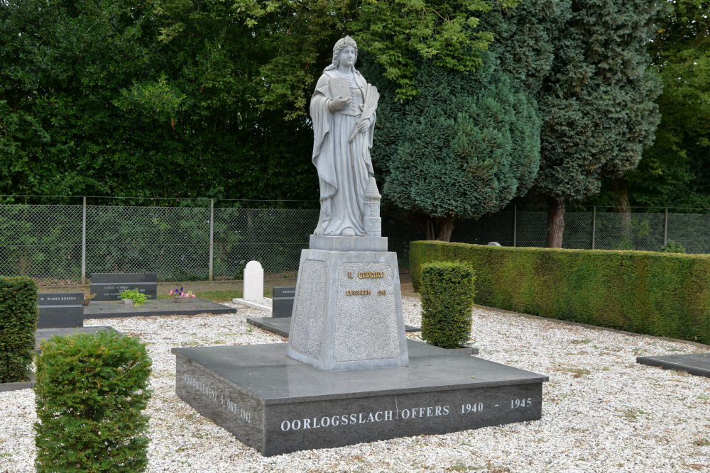 War Memorial Churchyard H.H. Marcellinus en Petrus Oud-Geleen #1