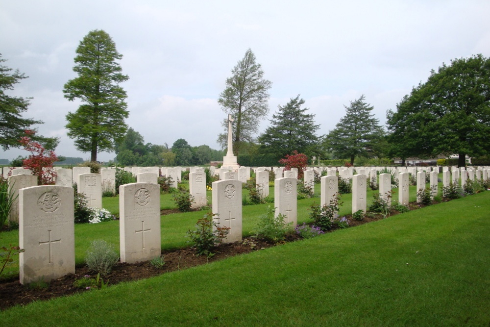 Commonwealth War Cemetery Le Touret #3