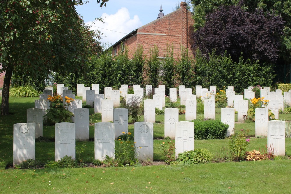 Commonwealth War Cemetery Morbecque #2