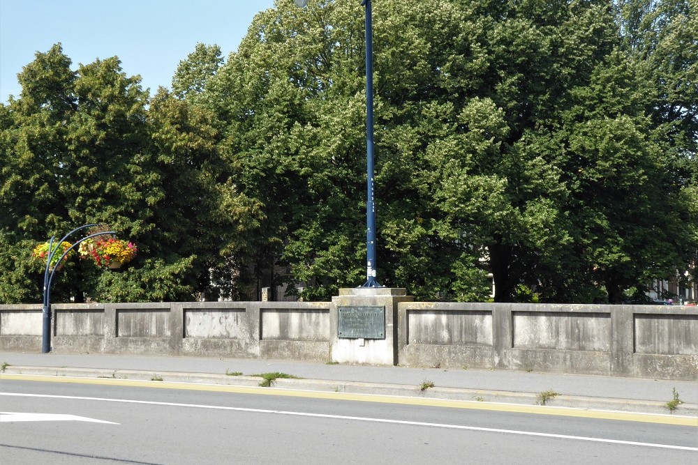 Memorial to Pont de la Libration Namur