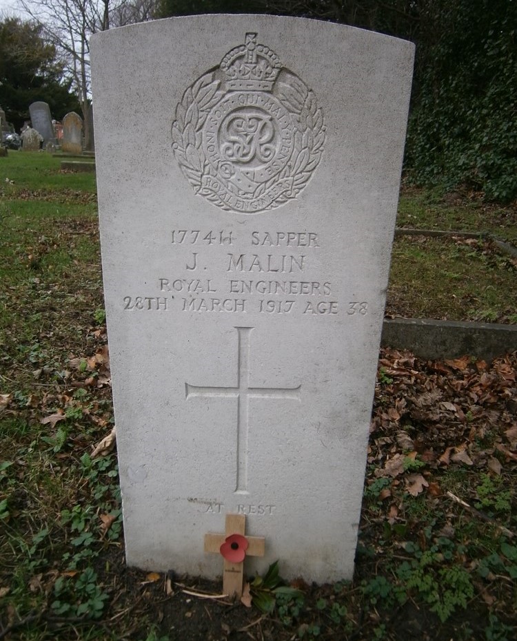 Oorlogsgraven van het Gemenebest Hampton Cemetery