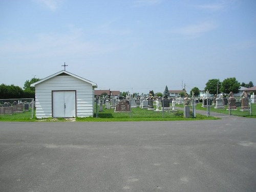 Commonwealth War Graves St. Isodore de Prescott Cemetery #1
