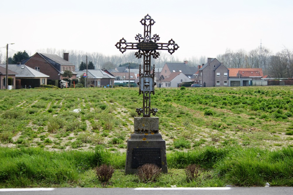 Memorial Cross Executed Civilian Droeshout #2