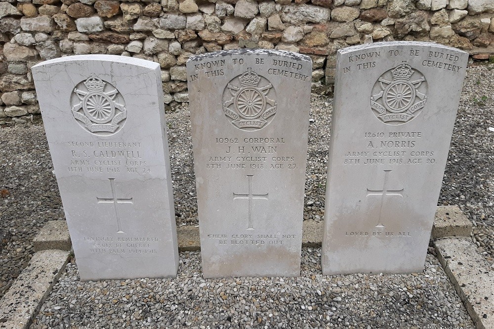 Oorlogsgraven van het Gemenebest Kerkhof Vandières #3