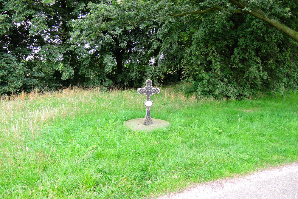 Remembrance Cross Houtsberg