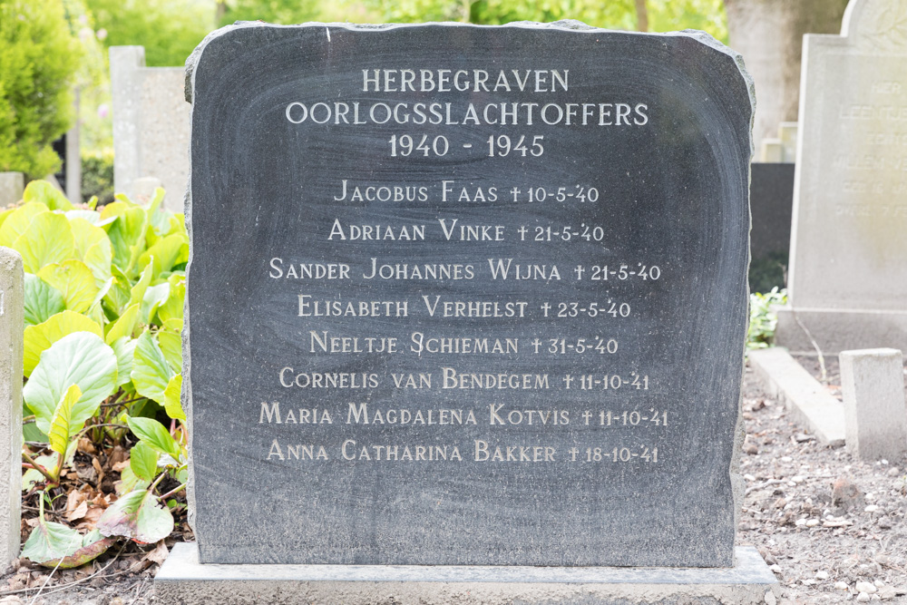 Monument Herbegraven Oorlogsslachtoffers Axel