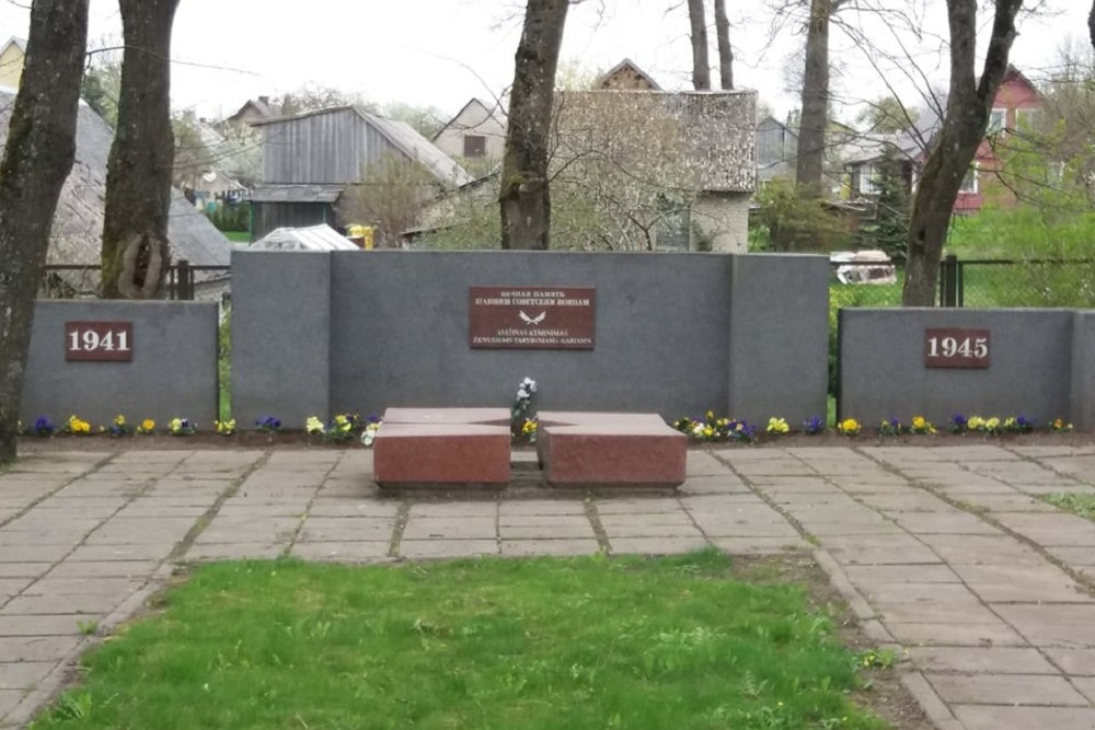 Soviet War Cemetery Salantai