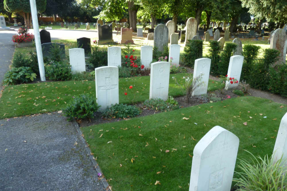 Commonwealth War Graves Newark-on-Trent Cemetery #3