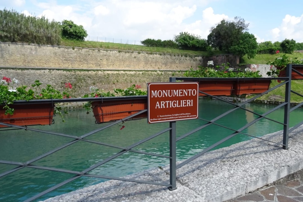 Oorlogsmonument Peschiera Del Garda #3