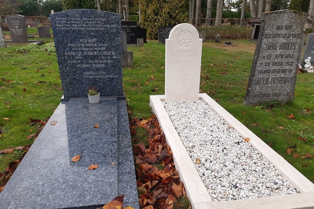 Dutch War Graves Protestant Cemetery Noordwolde #4