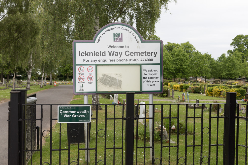 Commonwealth War Graves Letchworth Cemetery