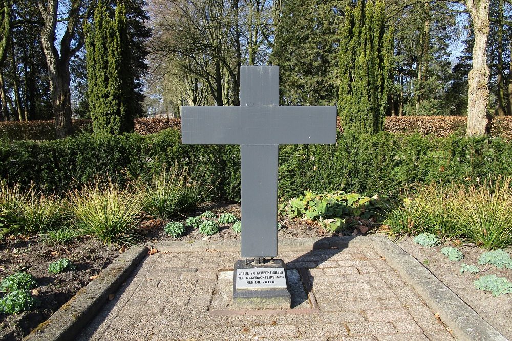 Oorlogsmonument Algemene Begraafplaats Sleen #3