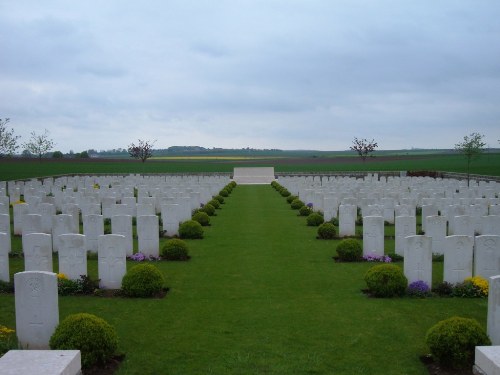 Commonwealth War Cemetery Roclincourt Valley #1