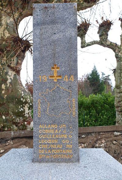 Oorlogsmonument Begraafplaats La Ferté-Saint-Cyr #2