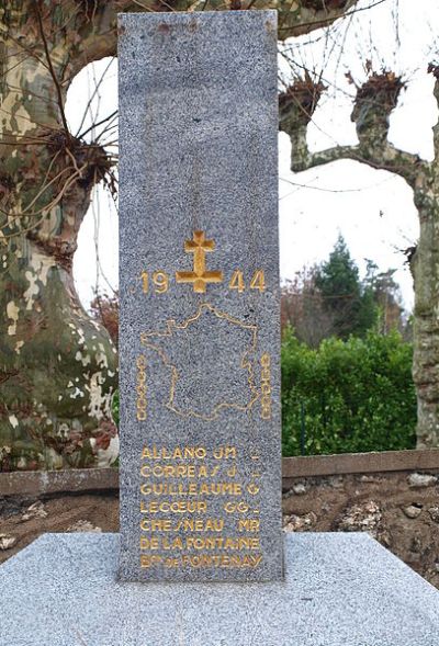 Oorlogsmonument Begraafplaats La Fert-Saint-Cyr #2