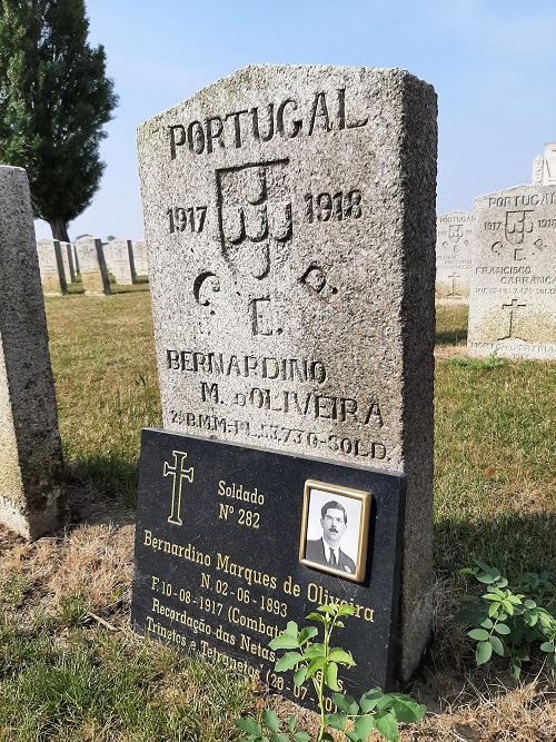 Portugese War Cemetery Richebourg #4