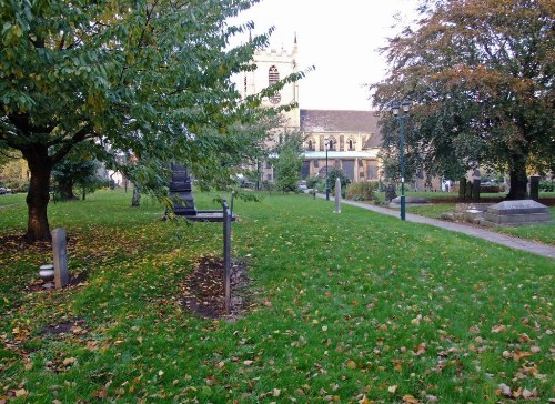 Commonwealth War Graves St. Mary Magdalene and All Saints Churchyard #1