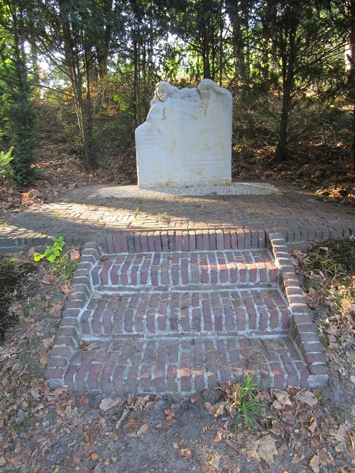 Oorlogsmonument Radio Kootwijk #5