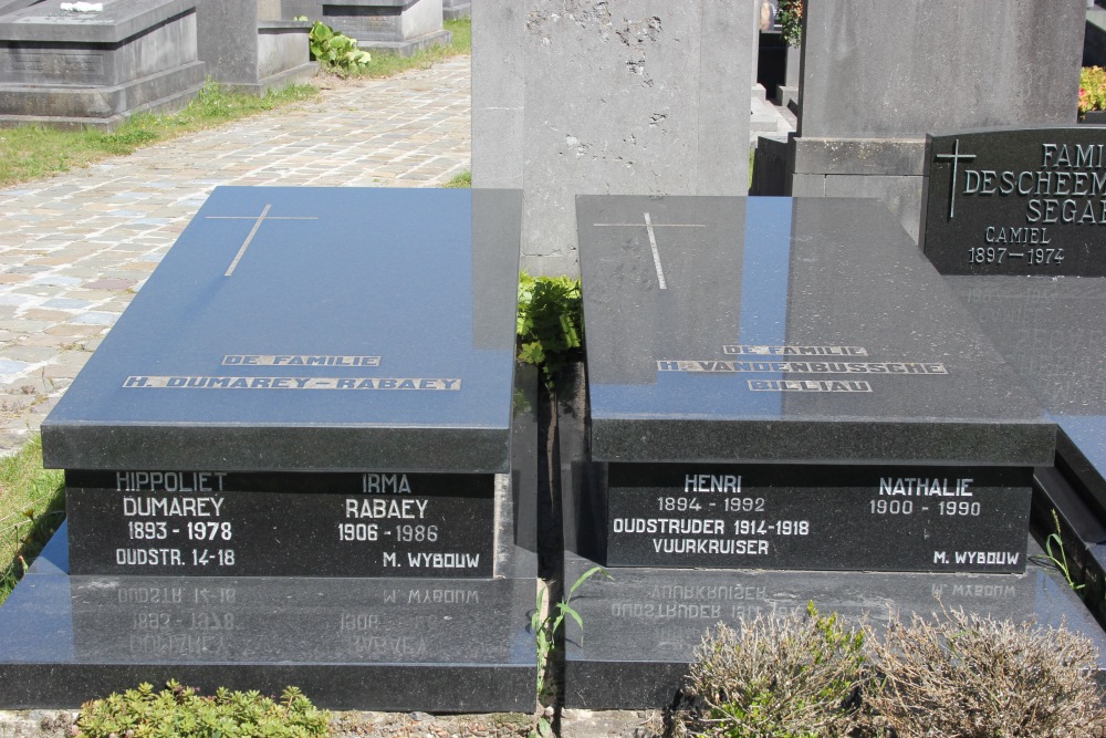 Belgian Graves Veterans Jabbeke Churchyard #3