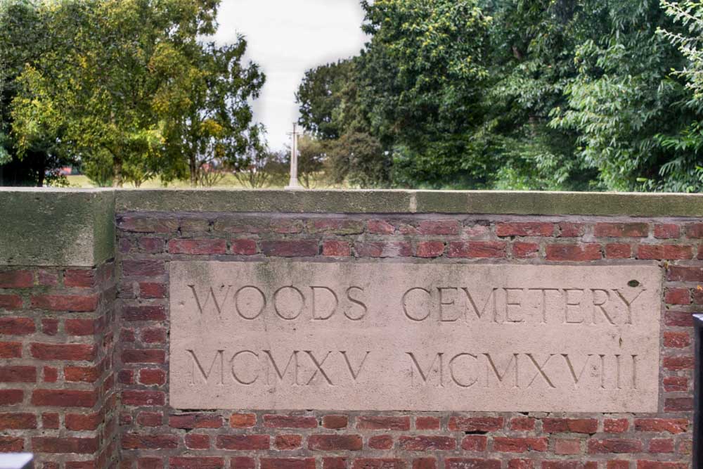 Commonwealth War Cemetery Woods