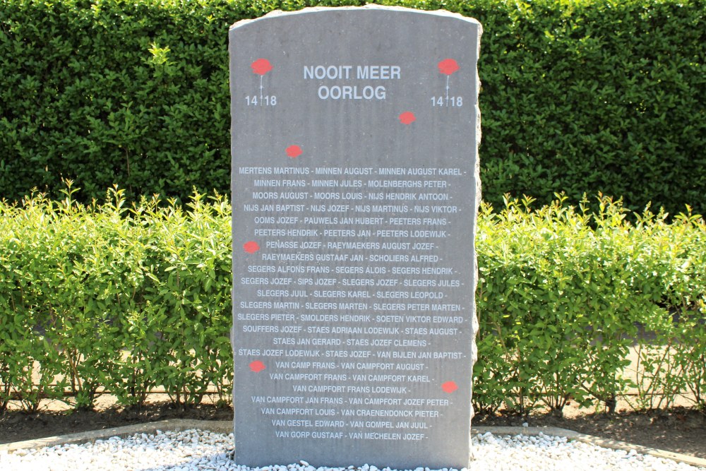 War Memorial Dessel Cemetery Center #3