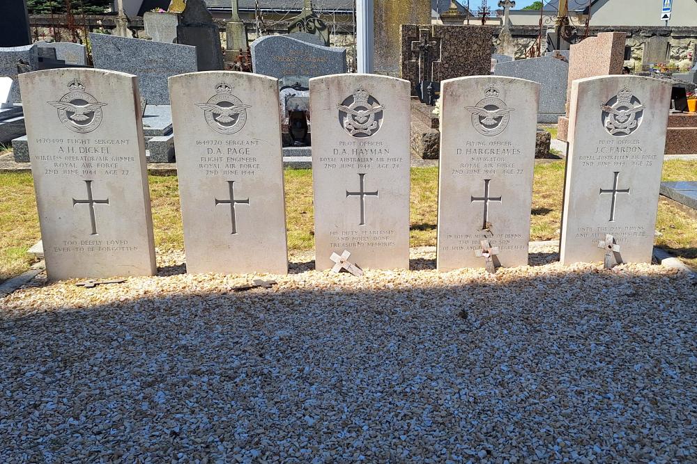 Oorlogsgraven van het Gemenebest Longué-Jumelles