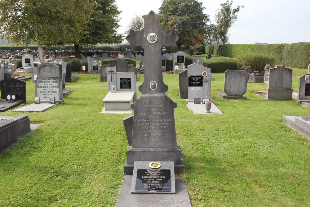 Belgian Graves Veterans Nieuwerkerke #2