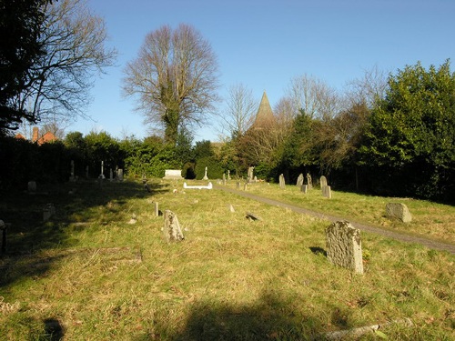 Commonwealth War Graves St Peter and St Paul Churchyard