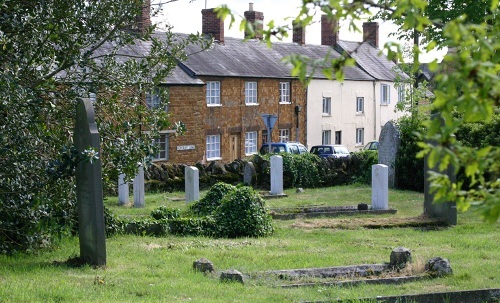 Oorlogsgraven van het Gemenebest St Peter and St Paul Churchyard #1