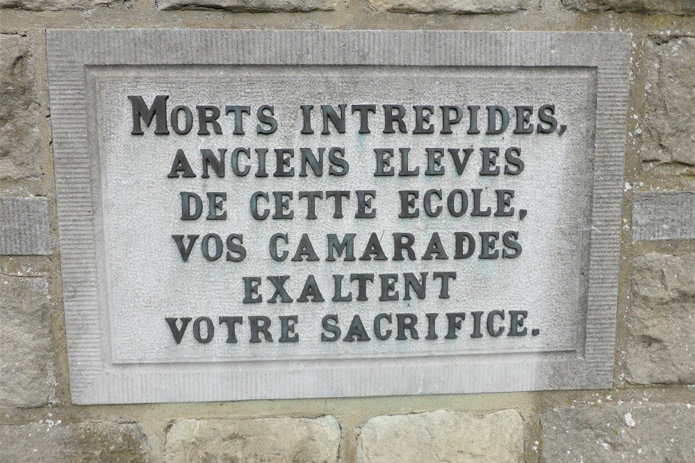 Monument Oud-leerlingen van het Instituut Sainte-Marie #3