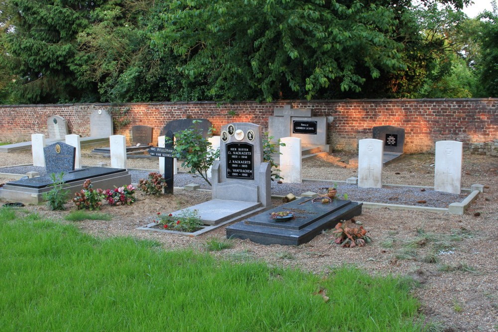 Commonwealth War Graves Haasrode #2