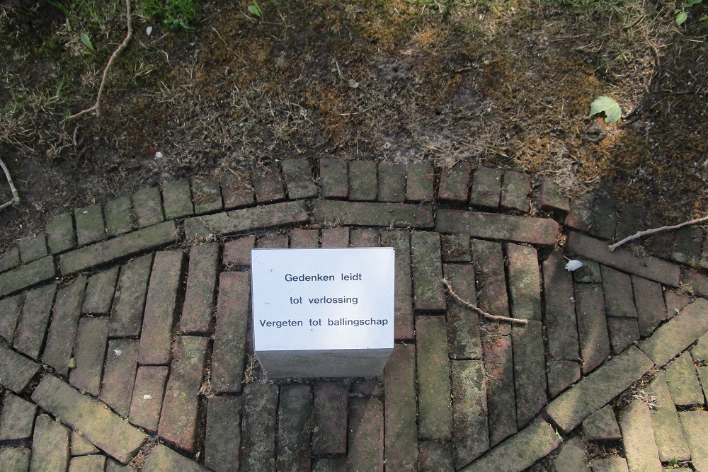 Monument Joodse Begraafplaats Tacozijl #4