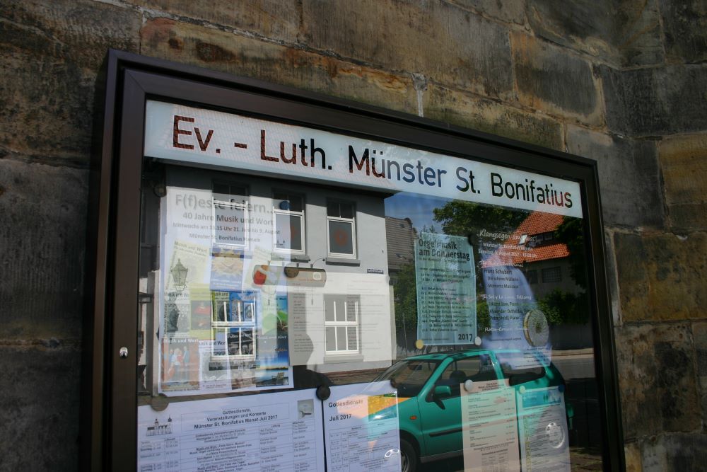 Herdenkingspaneel Munsterkerk Sint-Bonifatius