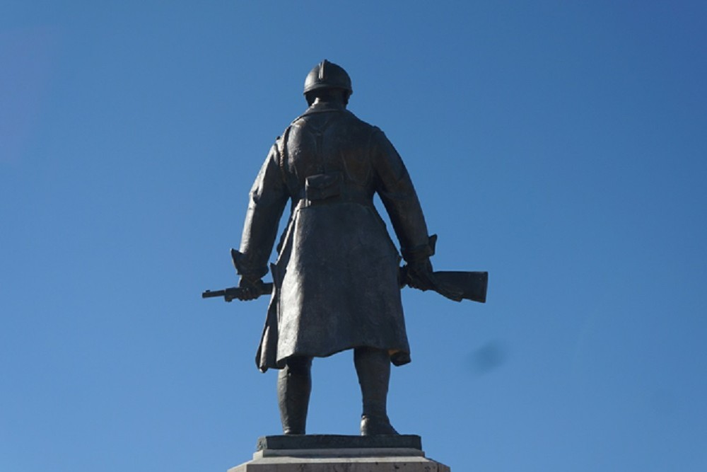 Monument Gevallenen Beide Wereldoorlogen Pierre-de-Bresse #5