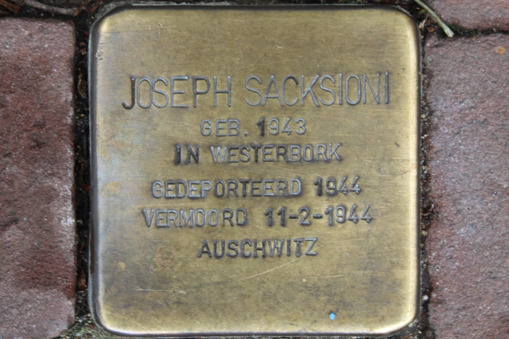 Stolpersteine Nieuwe Uilenburgerstraat 74 #4