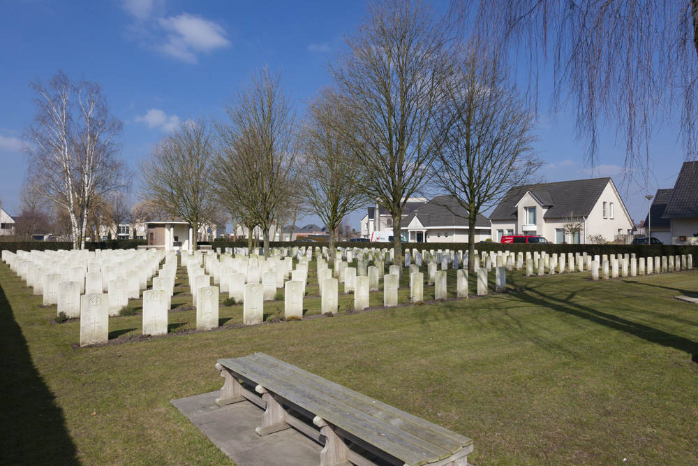 Commonwealth War Cemetery Nederweert #2