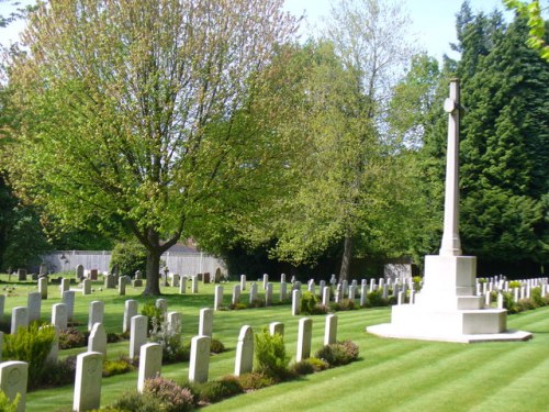 Commonwealth War Graves St Mary Churchyard #1