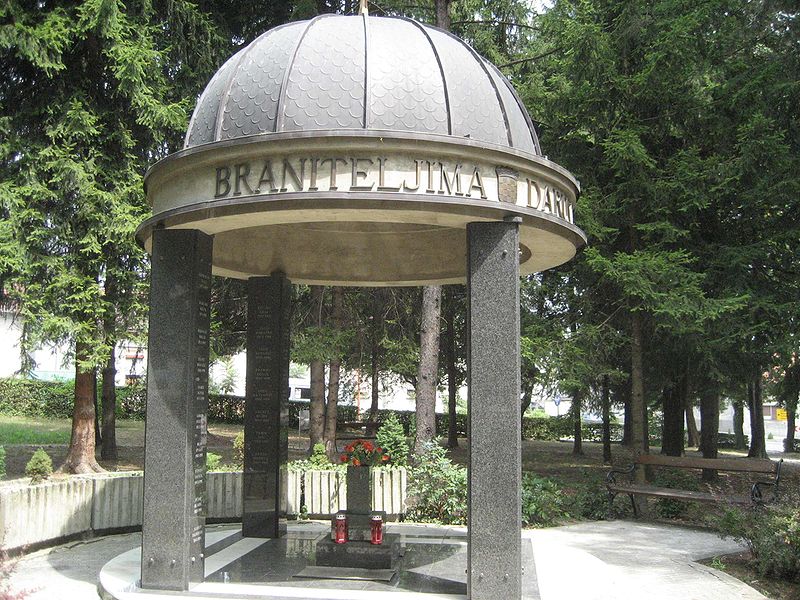 Monument Gesneuvelde Kroatische Verdedigers Daruvar #1