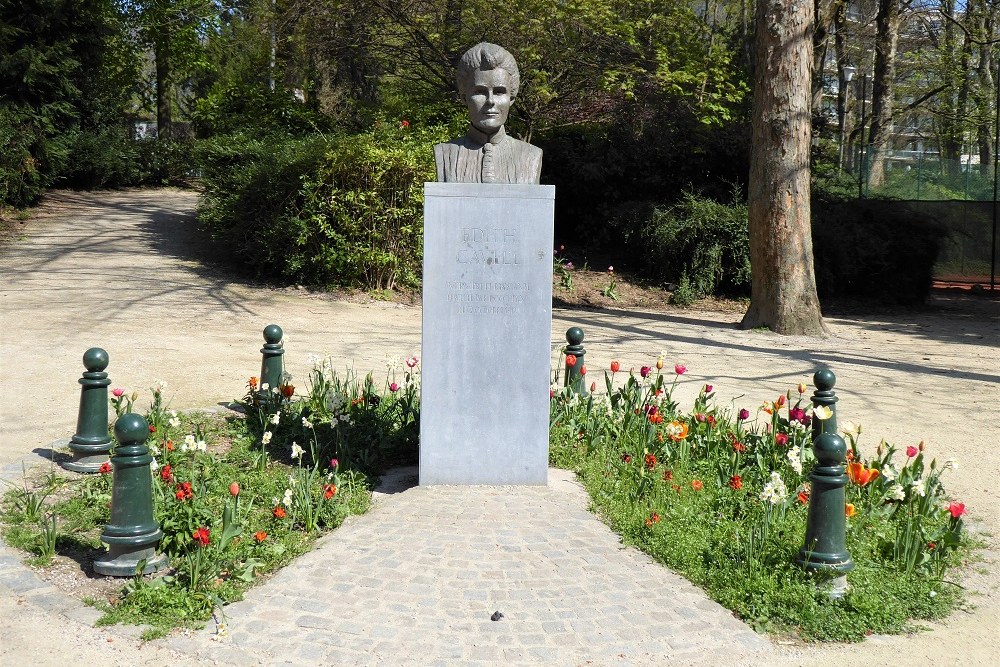 Edith Cavell Statue #1