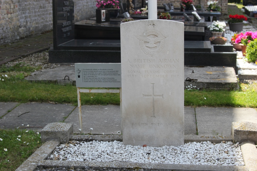 Commonwealth War Grave Bovekerke #3
