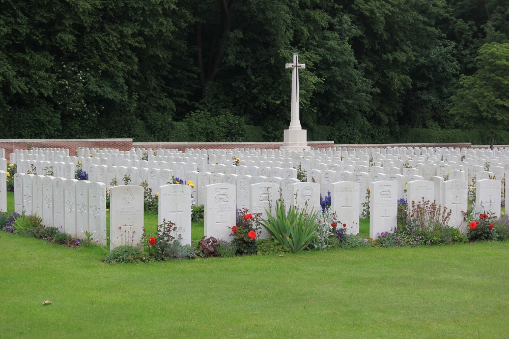 Commonwealth War Cemetery Tilloy #2