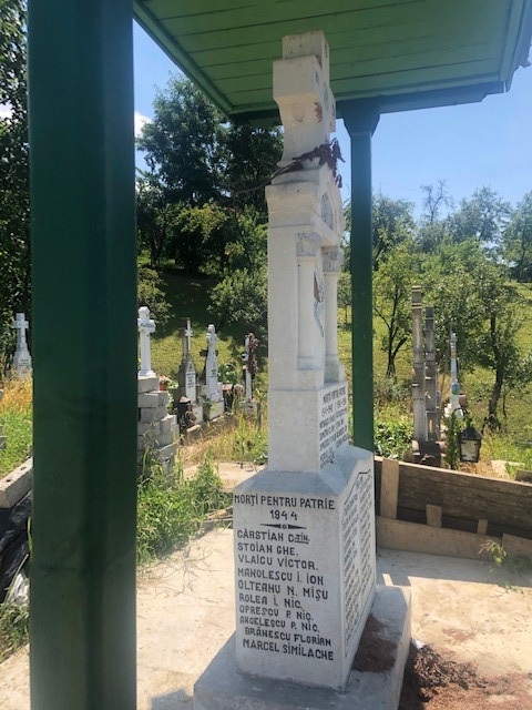 Oorlogsmonument voor de Gevallen Helden van de Eerste en de Tweede Wereldoorlog #2