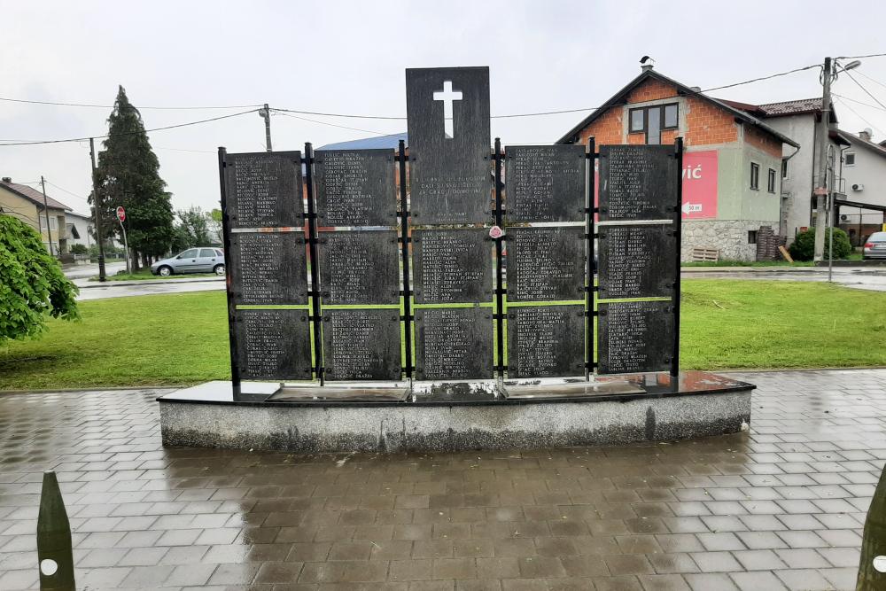 Monument Onafhankelijkheidsoorlog Turanj #1