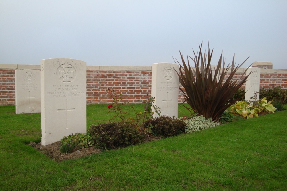 Commonwealth War Cemetery La Belle Alliance #3