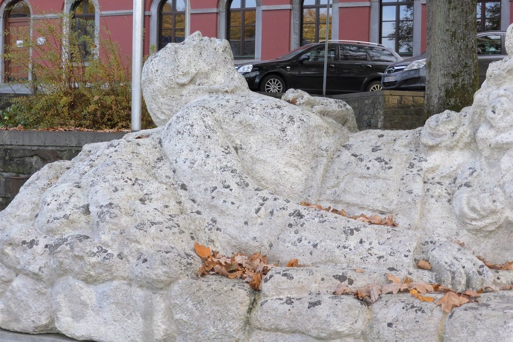 War Memorial Nassogne #5